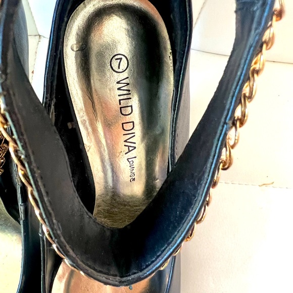 Wild Diva Super Sexy Black Gold Ankle chain super high stilettos. Women’s size 7 - Picture 4 of 10